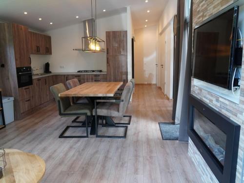 Spacious Chalet With Decorative Fireplace, Located On The Veluwe