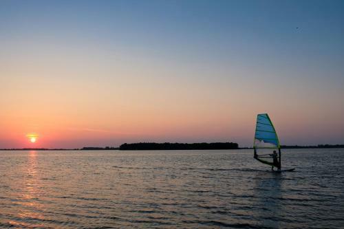 Cube Exclusive Plus Mit Meerblick Am Strand Im Droompark Bad Hoophuizen