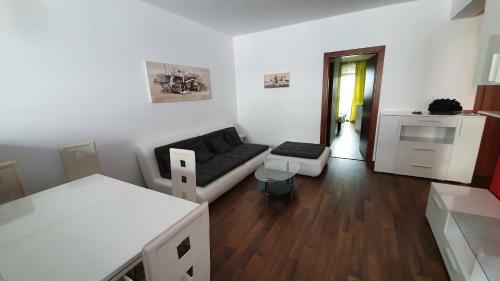 Apartament Cu 3 Camere In Militari Residence