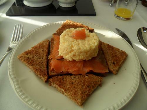 Bed & Breakfast Cumberland House Gatwick B & B