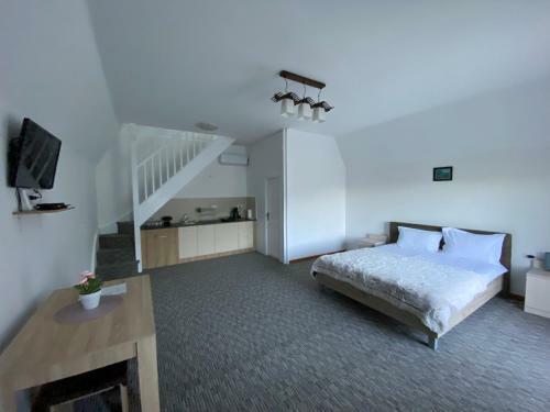 Lodge Green Property