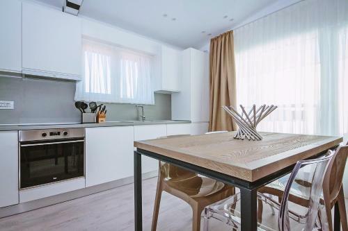 No 6 Apartments