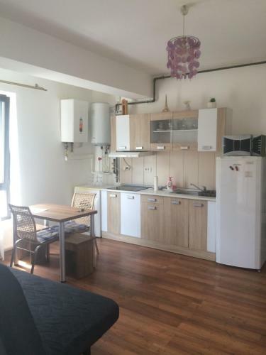 Apartament 2 Cam.bloc Nou, Parcare Privata
