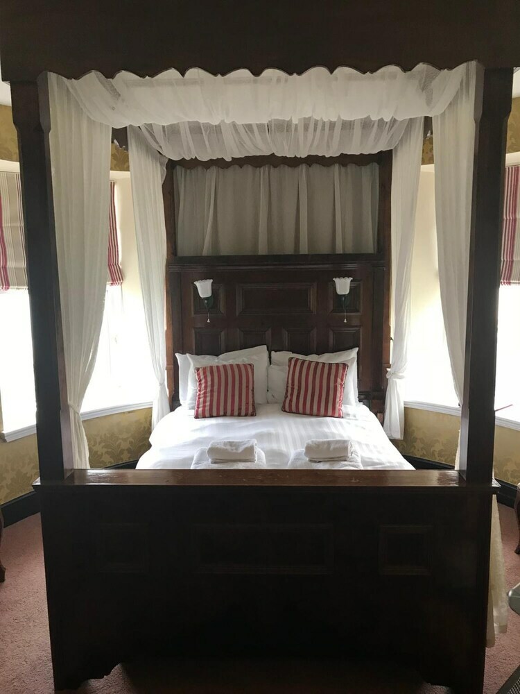 Hotel Tyr Graig Castle