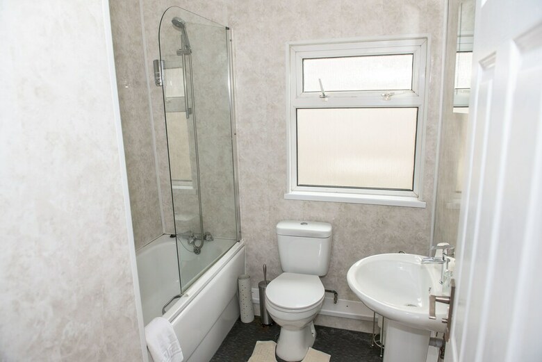 Hostal Leonardos Guest House