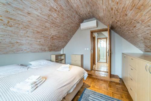 Casa Stella - Spacious Central Villa