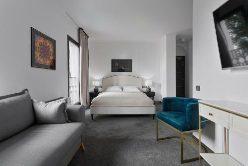 The Square Hotel