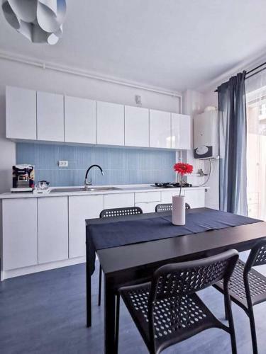 Cosy Apartment Near Forest With Private Parking