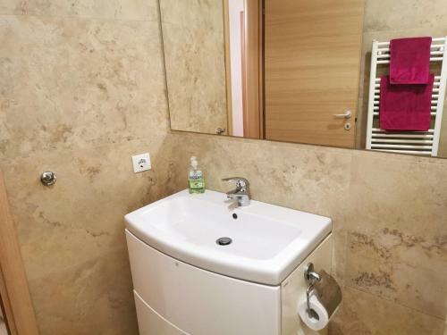 Contemporary Central Apartment In Cluj Napoca