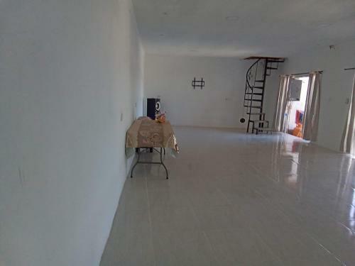 Casa Grande Con Gran Piscina Y Zona De Baile