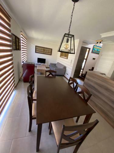 Hermosa Casa En Condominio En Puc�n