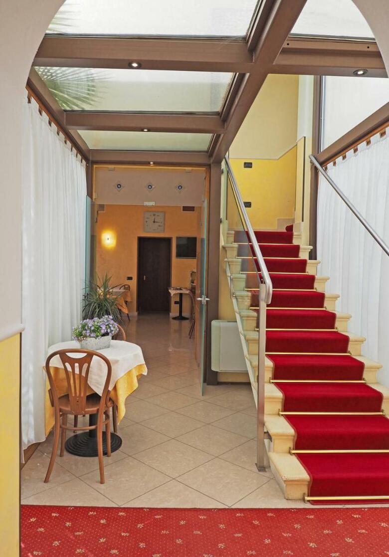 Hotel Cris