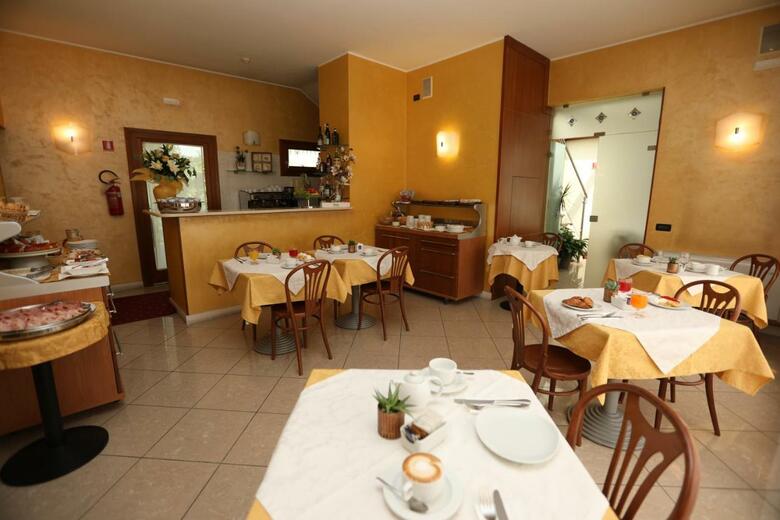 Hotel Cris