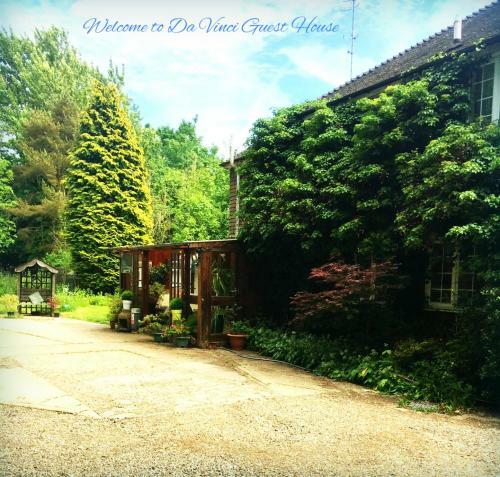 Hostal Da Vinci Guest House - Bed And Breakfast (gatwick)