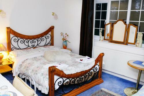 Hostal Da Vinci Guest House - Bed And Breakfast (gatwick)