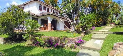 Linda Casa Condominio Miraflores