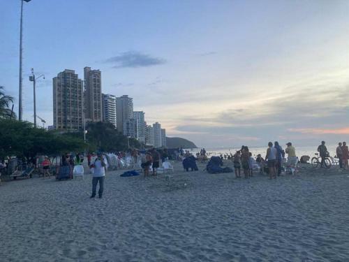 Hermoso Apartamento A UNA Cuadra de La Playa!