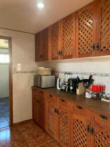 Espaciosa Casa Con Piscina Jard�n Del Mar