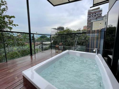 Casa Catalina Luxury 9bdr Villa In Lleras Park