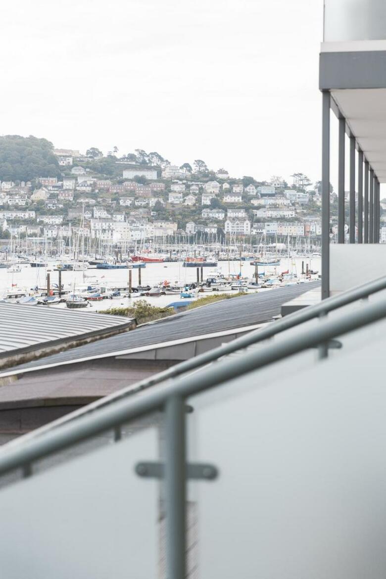 Dart Marina Hotel