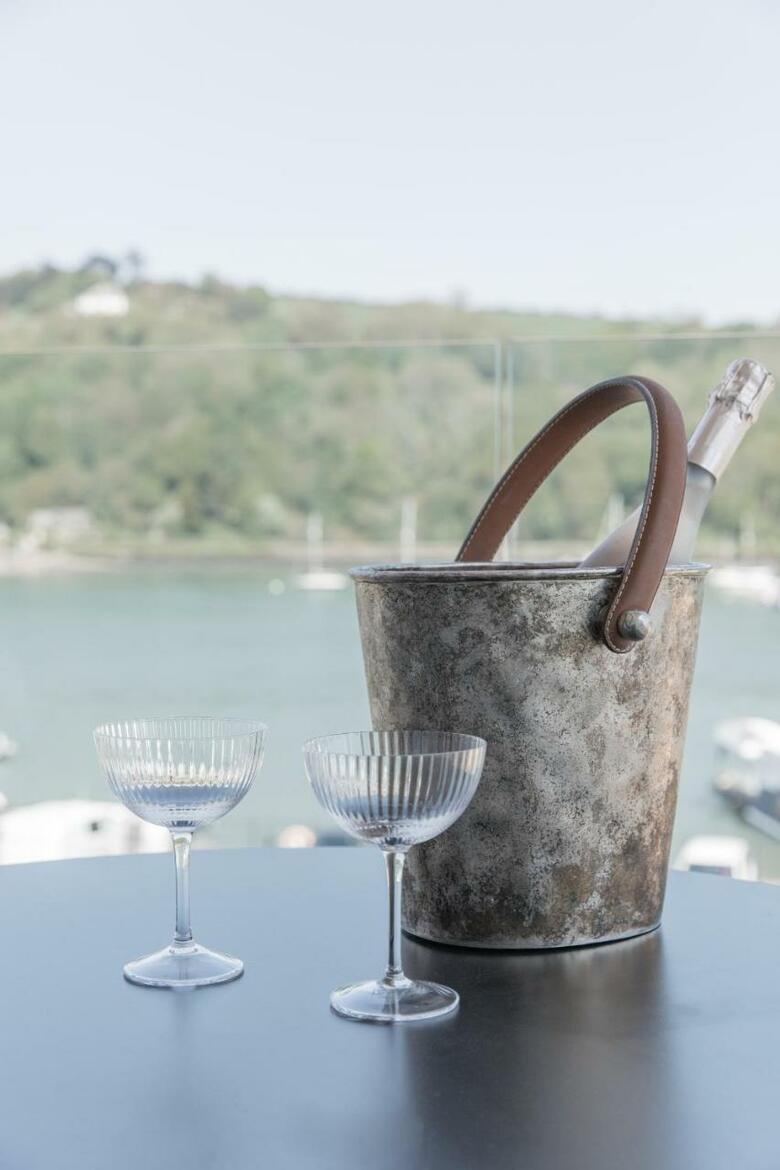 Dart Marina Hotel