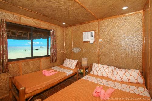 Hotel Pito's Sutokil & Bamboo Rock Resort