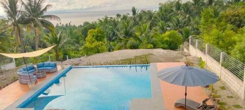 Luxe Bohemian Villa In Poblacion, Santander, Cebu