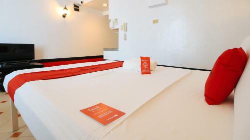 Hotel Reddoorz The Providence Tower - Vaccinated Staff
