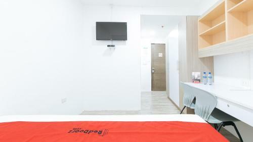 Hotel Reddoorz Plus @ 1318 Residences