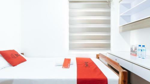 Hotel Reddoorz Plus @ 1318 Residences