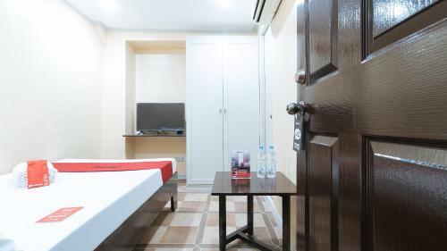 Hotel Reddoorz Canley Residential