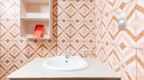 Hotel Reddoorz Canley Residential