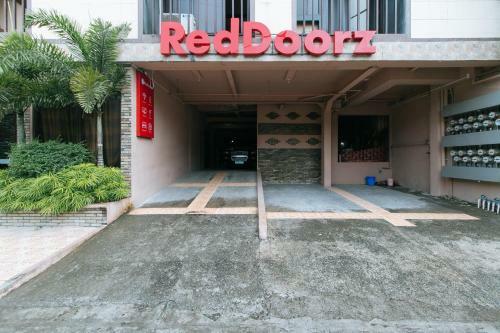 Hotel Reddoorz Canley Residential