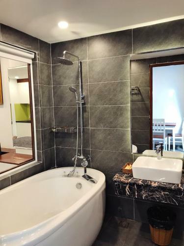 H?ng Th�nh Luxury Hotel & Apartments