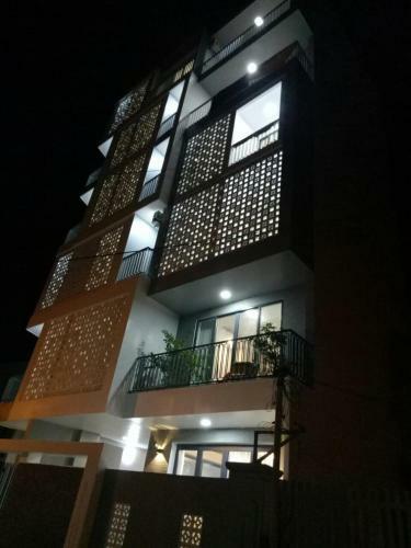 Lee Apartment