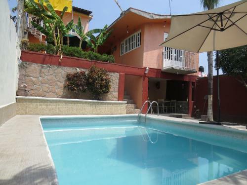 Bonita Casa Con Alberca En Mazatepec, Morelos