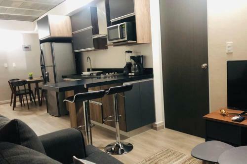 Apartamento Monterrey Living Centro El Titan Piso 6