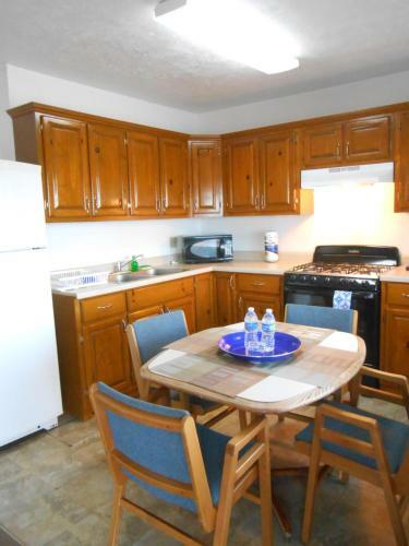 6 &14 Equipped Beach House Seaside Hotel