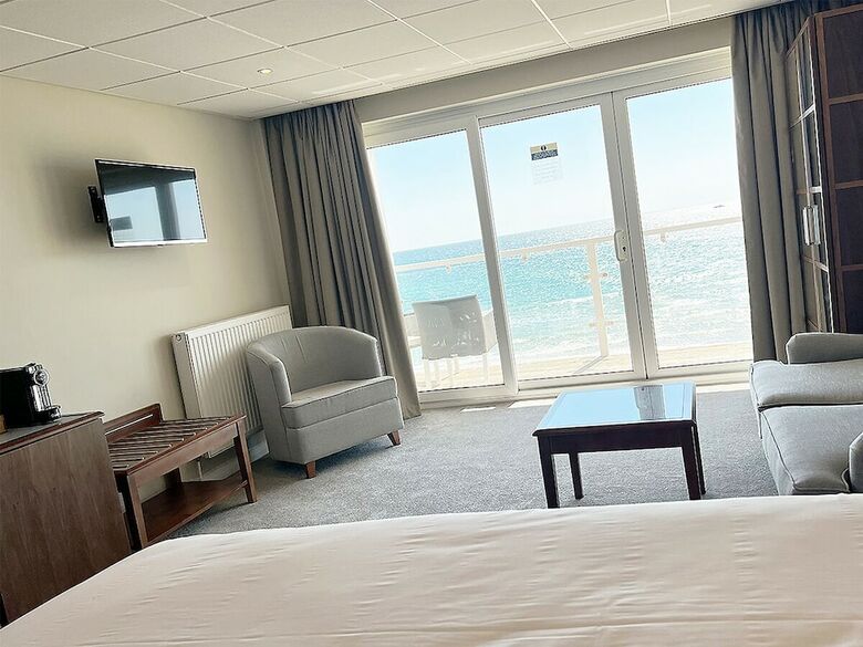 Sandbanks Hotel