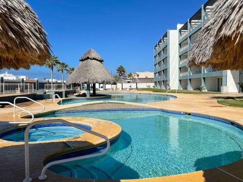 Apartamento Stylish Luxe Condo With Ocean View And Pools