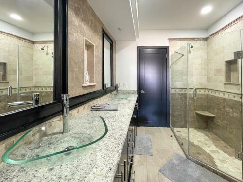 Apartamento Stylish Luxe Condo With Ocean View And Pools
