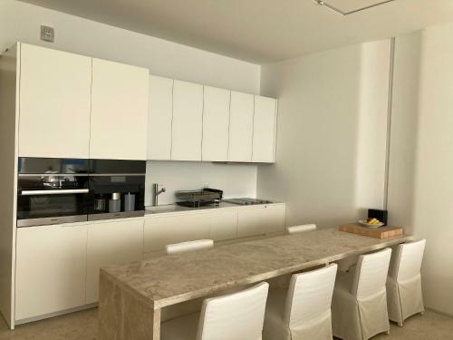 Sublime Oceanfront Viceroy 2bd Condo