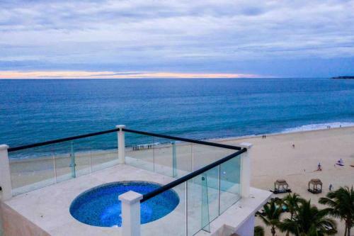Villa Luxurious Unique & Enchanting 5 Br Ph Ocenan Front