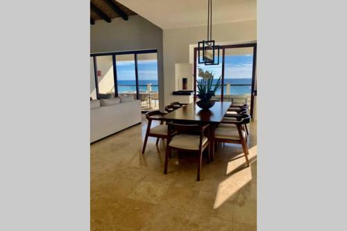 Villa Luxurious Unique & Enchanting 5 Br Ph Ocenan Front
