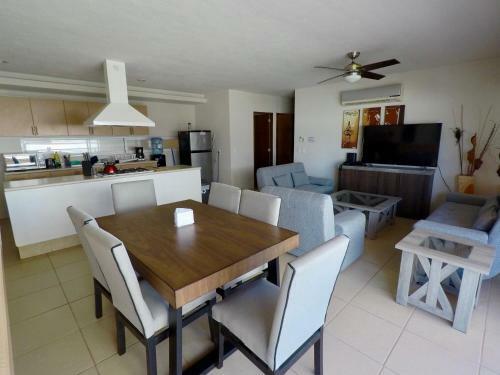 3 Bedroom Apartment At La Joya Hotel Zone