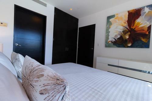 Incredible 3 Bedroom Penthouse At The Elements By Bric