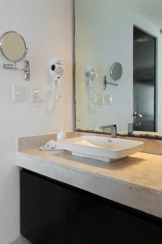 Incredible 3 Bedroom Penthouse At The Elements By Bric