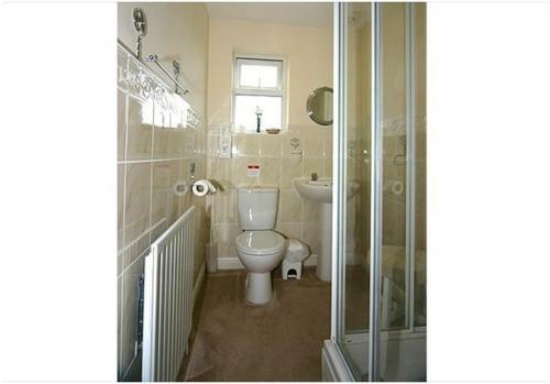 Hostal Mickleton Guesthouse