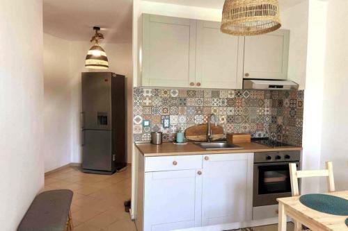 Seaview Dreamy Apartment With A Pool And Garden