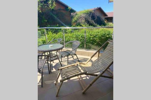 Seaview Dreamy Apartment With A Pool And Garden